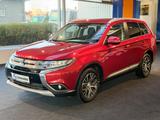 Mitsubishi Outlander Plus 4WD*7-SITZER*AUTOM.*KAMERA*ALU* - Mitsubishi Outlander: Rot