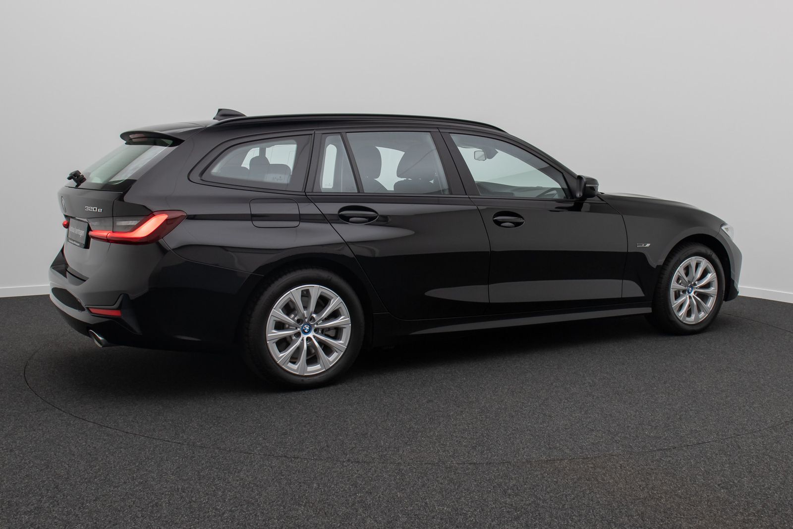 Fahrzeugabbildung BMW 320e xD Stop&Go DAB Cockpit Alarm Panorama Komf.