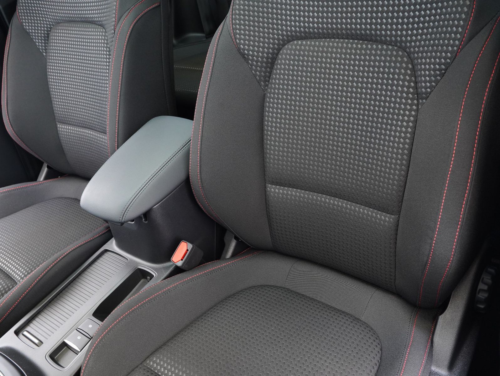 Fahrzeugabbildung Ford Focus Turnier ST-Line X 1.0 EcoBoost PANO