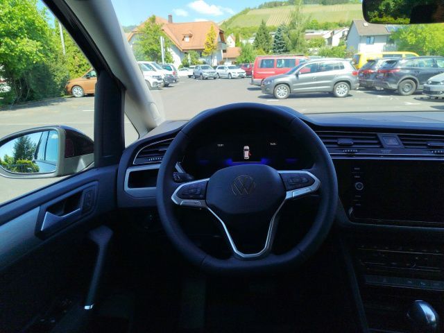 Fahrzeugabbildung Volkswagen Touran Comfortline 1.5 Edition R BT110 TSID7F