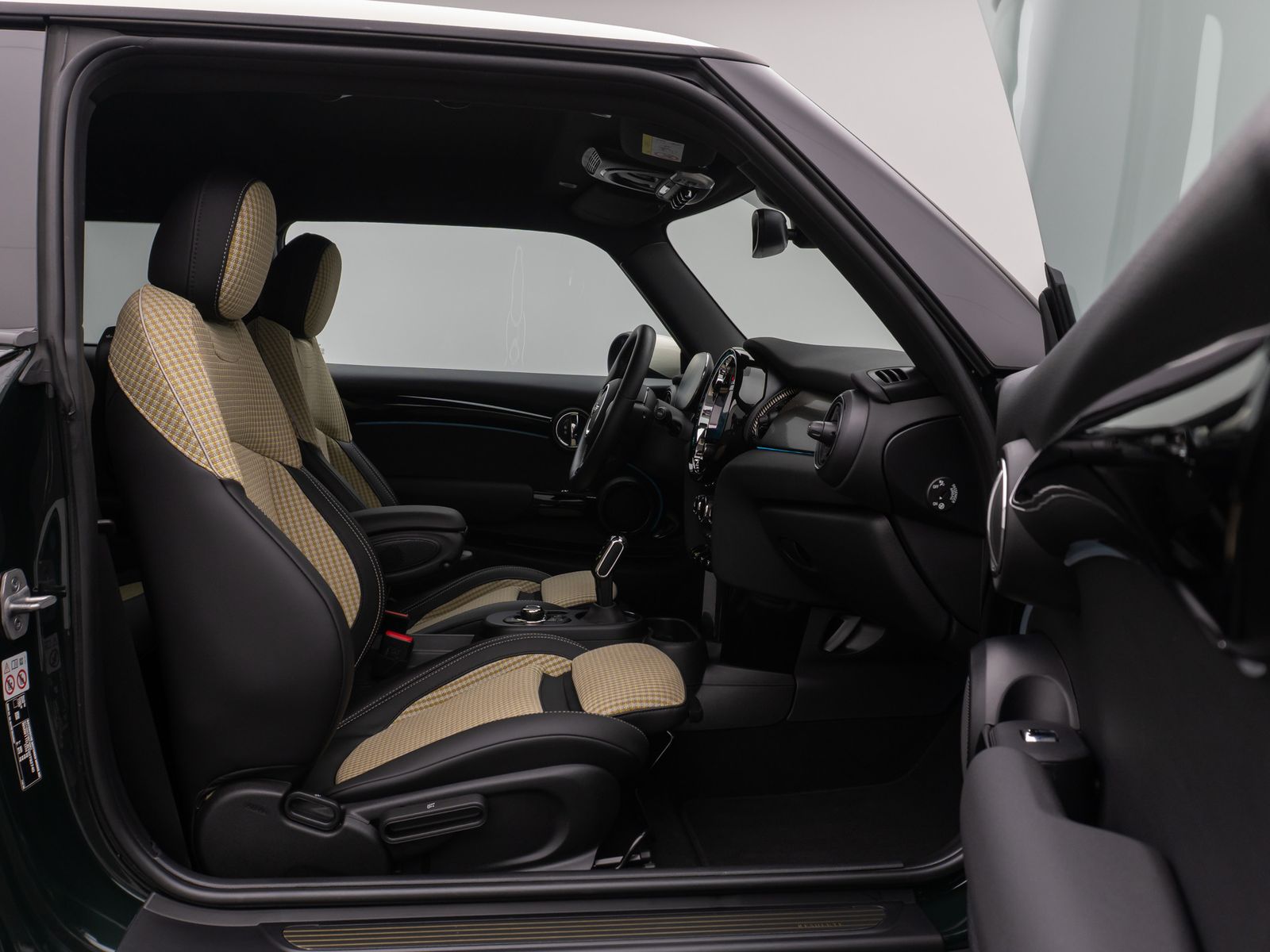 Fahrzeugabbildung MINI COOPER SE Resolute Edition PDC hinten LED Navi