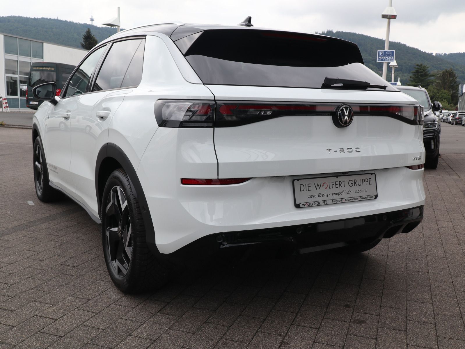 Volkswagen T-Roc R-Line 1.5 eTSI DSG AHK KEYLESS IQ.LIGHT foto 3