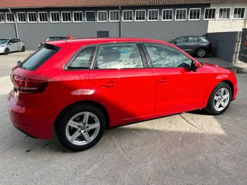 Fahrzeugabbildung Audi A3 1.5 TFSI cod Sportback B&O Xenon Navi PDC SHZ