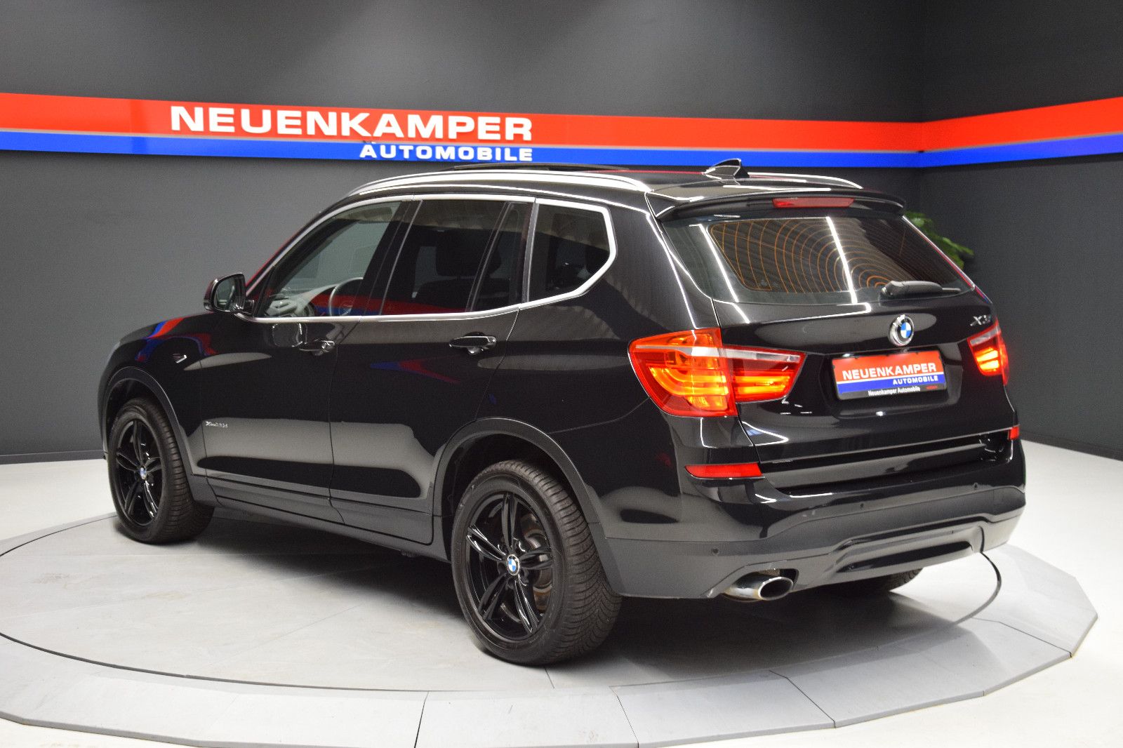 Fahrzeugabbildung BMW X3 xDrive 20d TeilLeder ACC HuD Pano Xen 360°