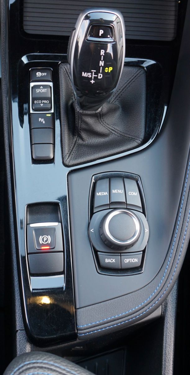 Fahrzeugabbildung BMW X1 sDrive 20 i M Sport,LED,Kamera,AHK, 8 fach be