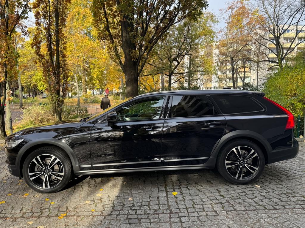 Volvo V90 Cross Country