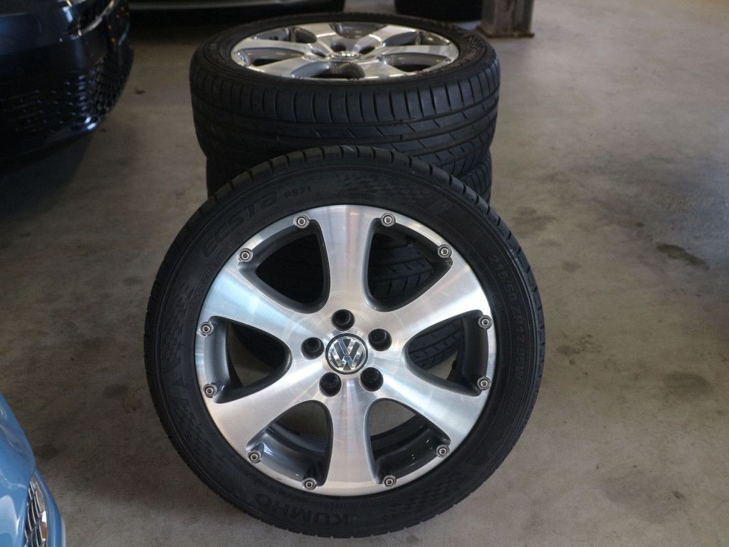 Fahrzeugabbildung Volkswagen Touran Cross 1.9 TDI Klimaautom Xenon PDC SHZ