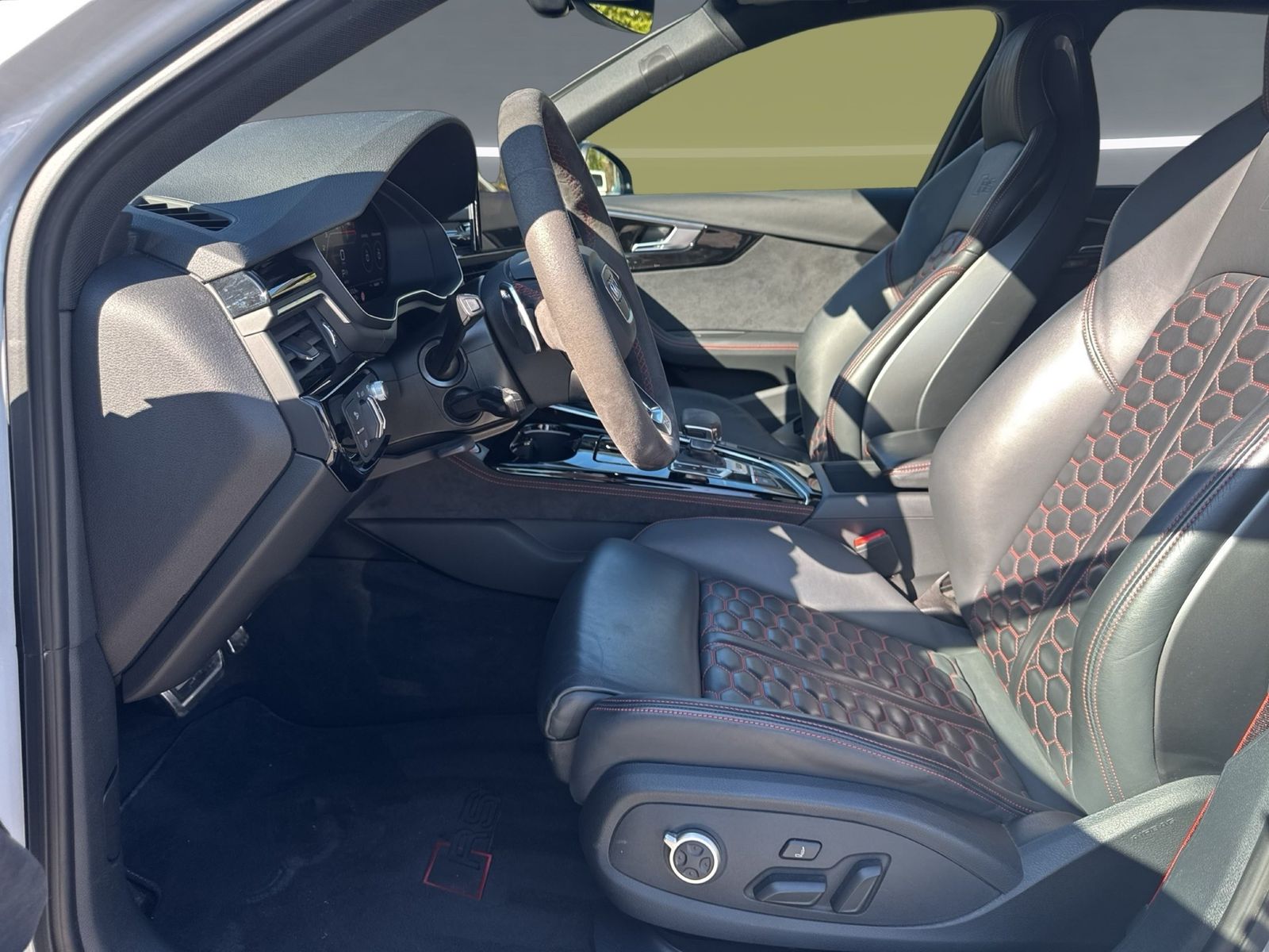 Audi RS4 - Bild 13
