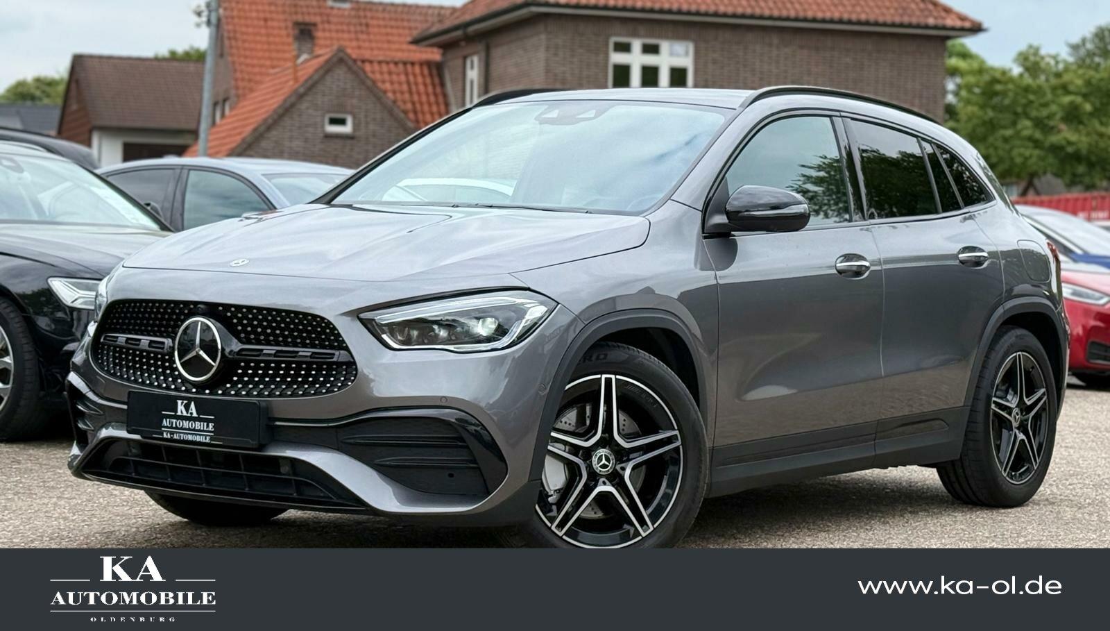 Mercedes-Benz GLA 250 AMG Pano AHK 360° Burmester Keyless Dsit