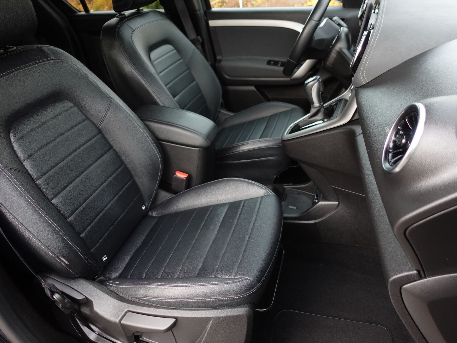 Fahrzeugabbildung Mercedes-Benz T 180 Aut. Progressive AHK MBUX Kamera Premium