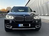 BMW X5 xD30d-Softcl/Belüft/B&O/HUD/ACC/Pano/Amb/360 - mit Diesel-Antrieb: Braun, Sitzbelüftung
