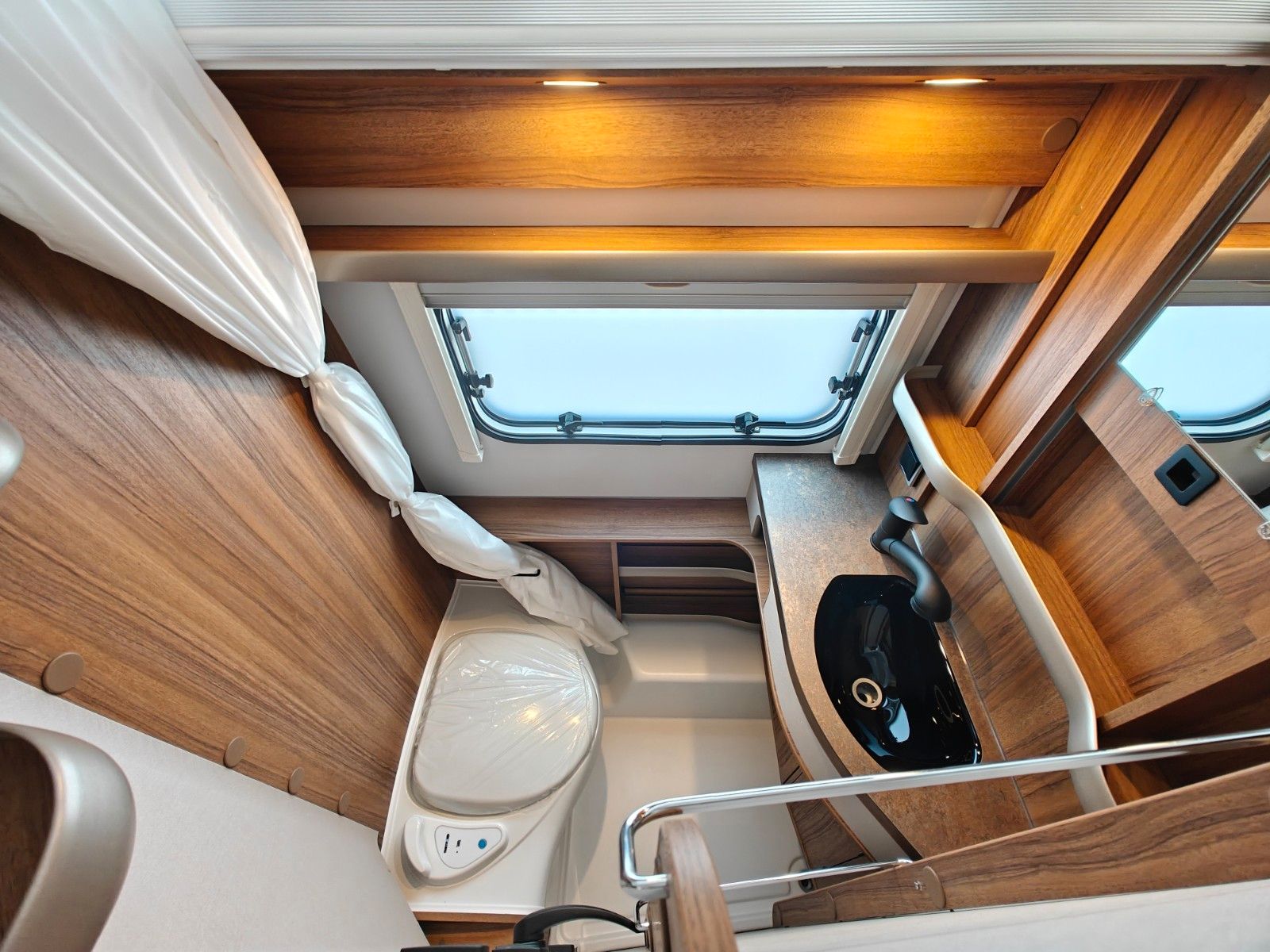 Fahrzeugabbildung HYMER / ERIBA / HYMERCAR Touring 550 Legend - Modell 2025! -