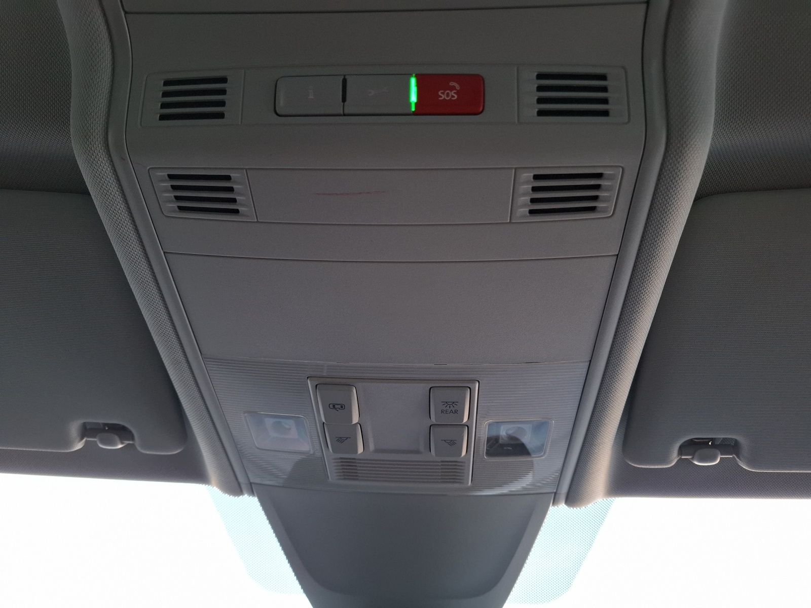 Fahrzeugabbildung Volkswagen Tiguan TSI Life DSG 4M LED Navi AID ACC SH 18"