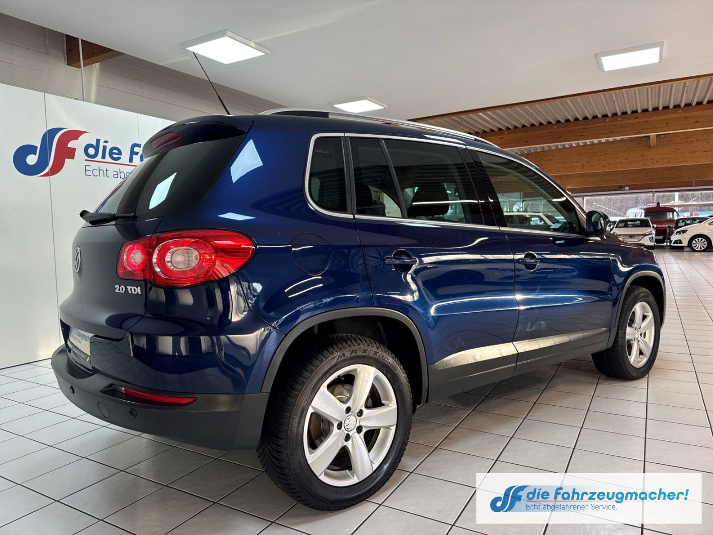 Fahrzeugabbildung Volkswagen Tiguan Sport & Style 4Motion El. Panodach Mehrz