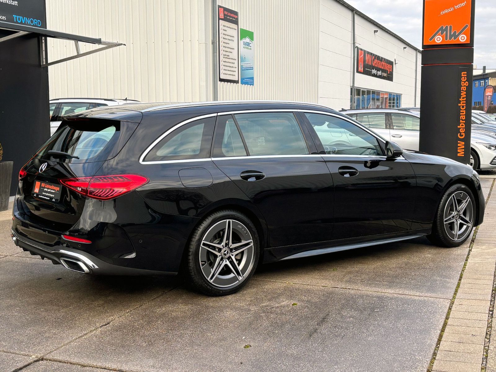 Fahrzeugabbildung Mercedes-Benz C220d T-Modell AMG-Line 360° ACC PANO HUD LED BT