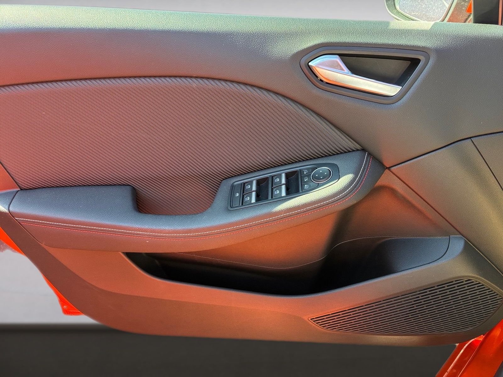 Fahrzeugabbildung Renault Clio V 1.0 TCe 100 Intens Kamera,LED,Navi,PDC,LM