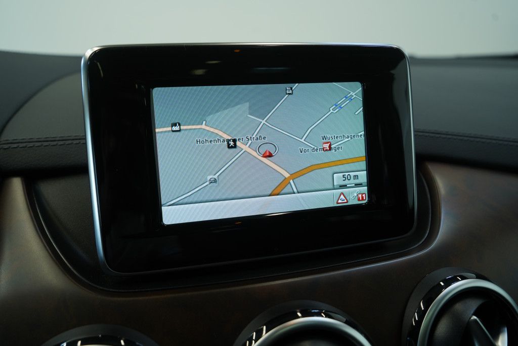 Mercedes Benz B 200