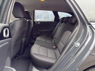 Kia Ceed SW 1.5T Klima Kamera SHZ LHZ