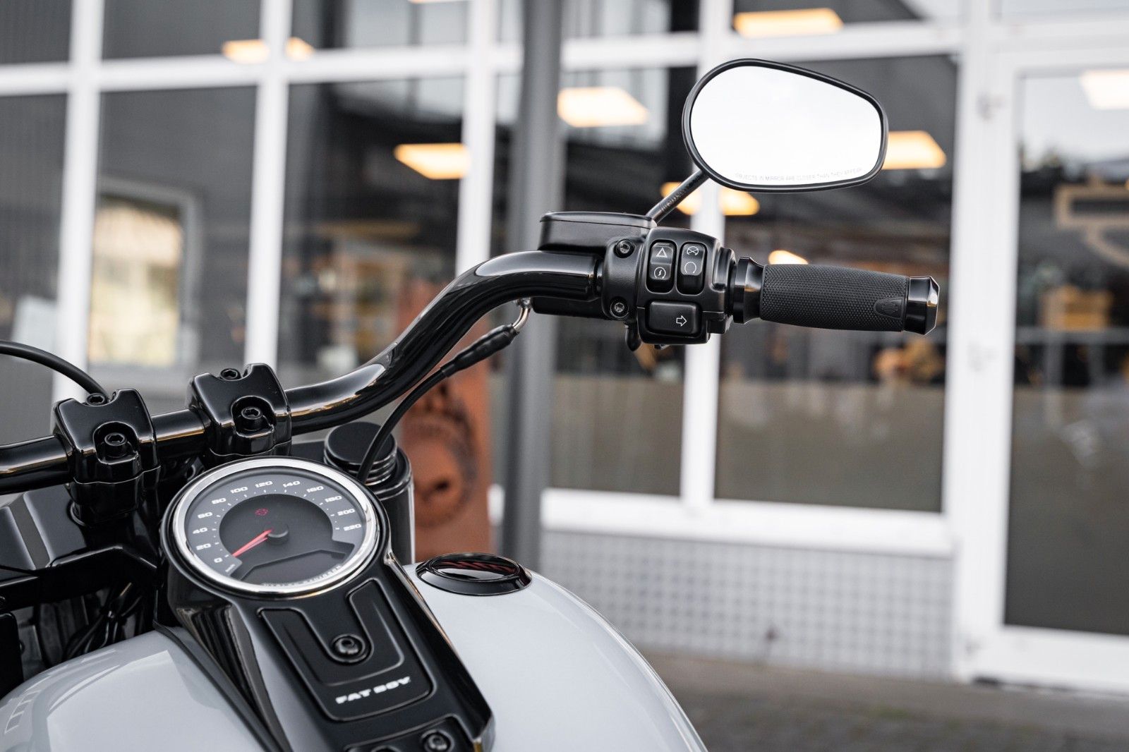 Fahrzeugabbildung Harley-Davidson SILVER DARK FAT BOY FLFBS 114 MY24 - JEKILL&HYDE