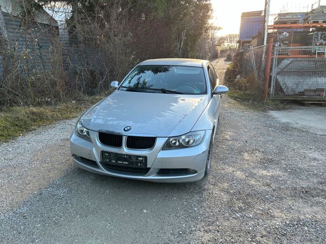 BMW 320 Baureihe 3 Lim. 320i