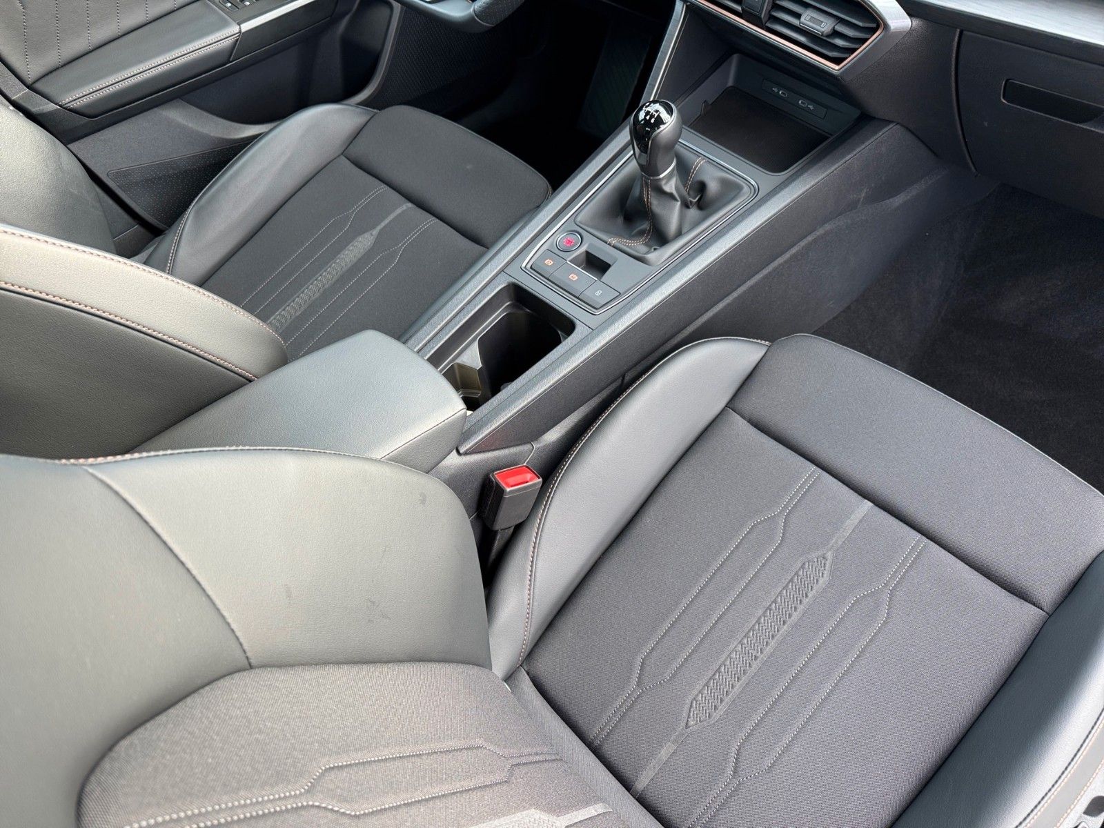 Fahrzeugabbildung CUPRA Leon 1.5 TSI