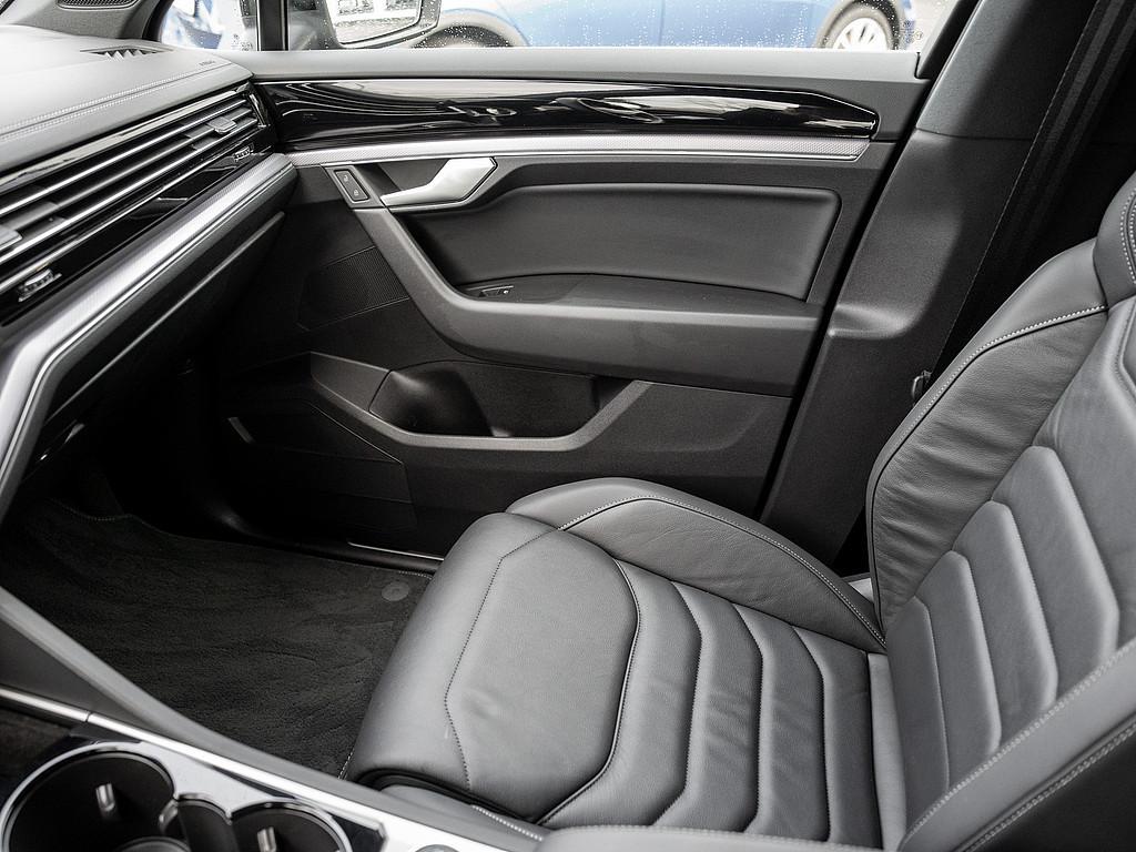 Volkswagen Touareg 3.0 TDI R-Line 4M AHK KAM LUFT GRA PDC