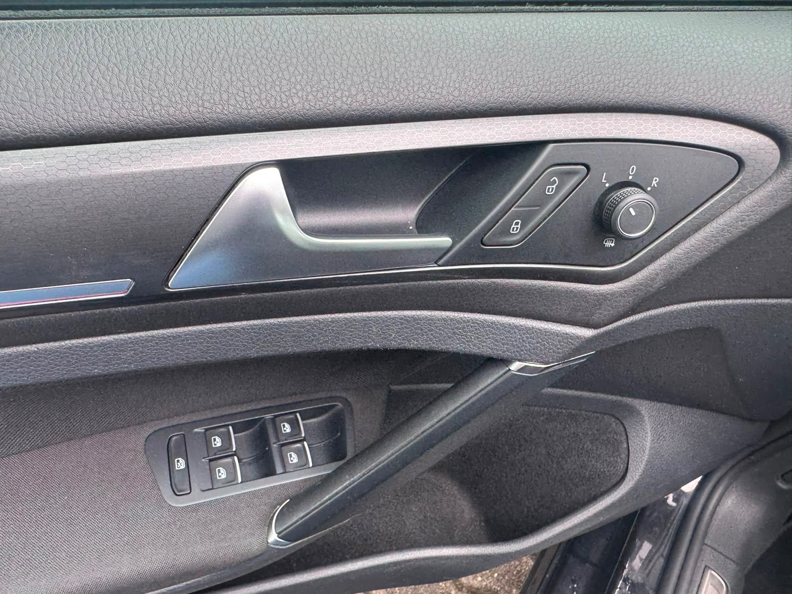 Fahrzeugabbildung Volkswagen Golf VII Lim. GTI BMT/Start-Stopp