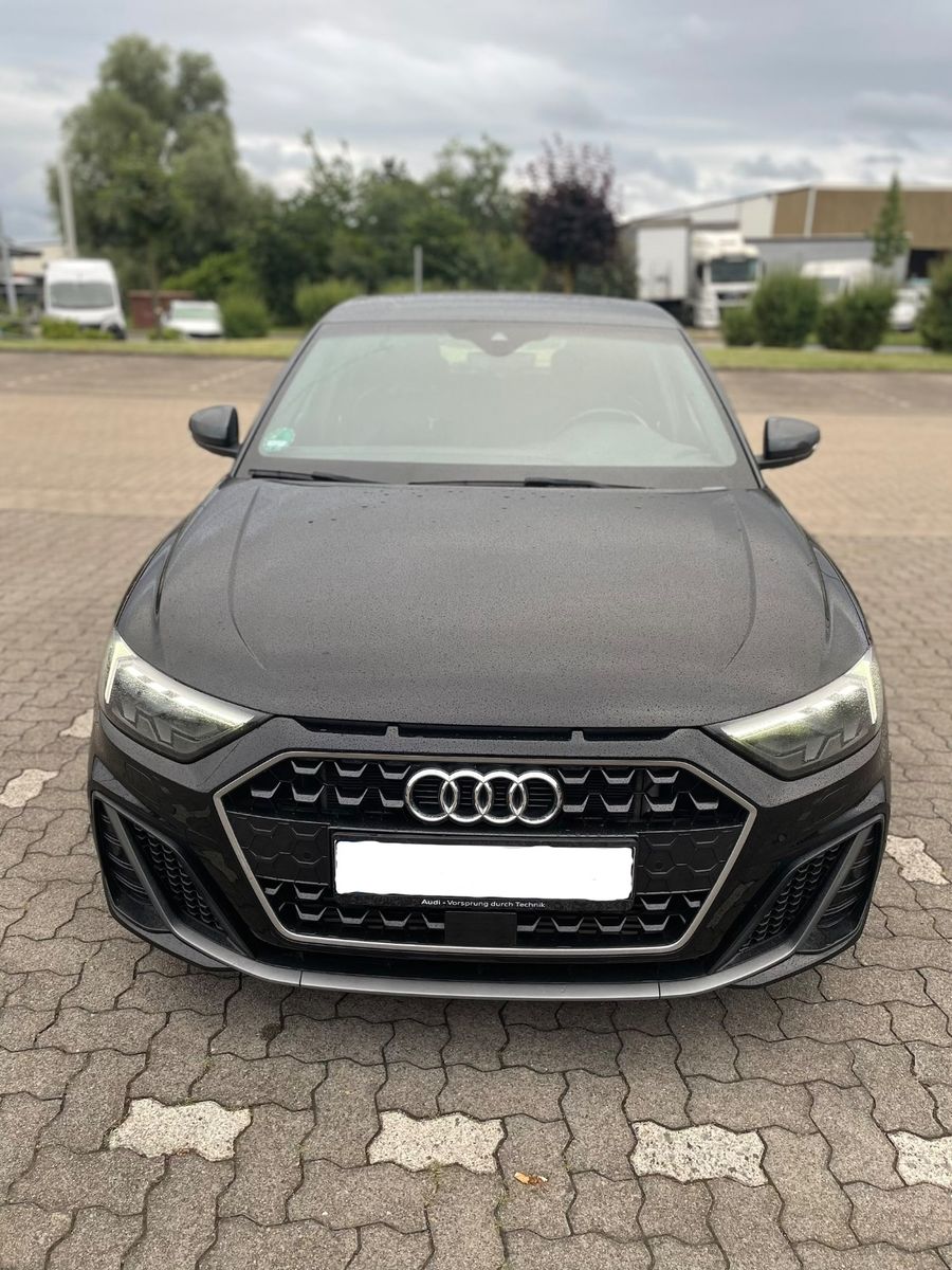 AUDI Audi A1 2,0 Sportback 40 TFSI S-line, LED, Navi