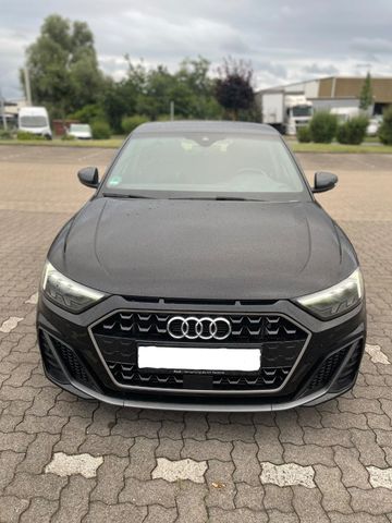 AUDI Audi A1 2,0 Sportback 40 TFSI S-line, LED, Navi