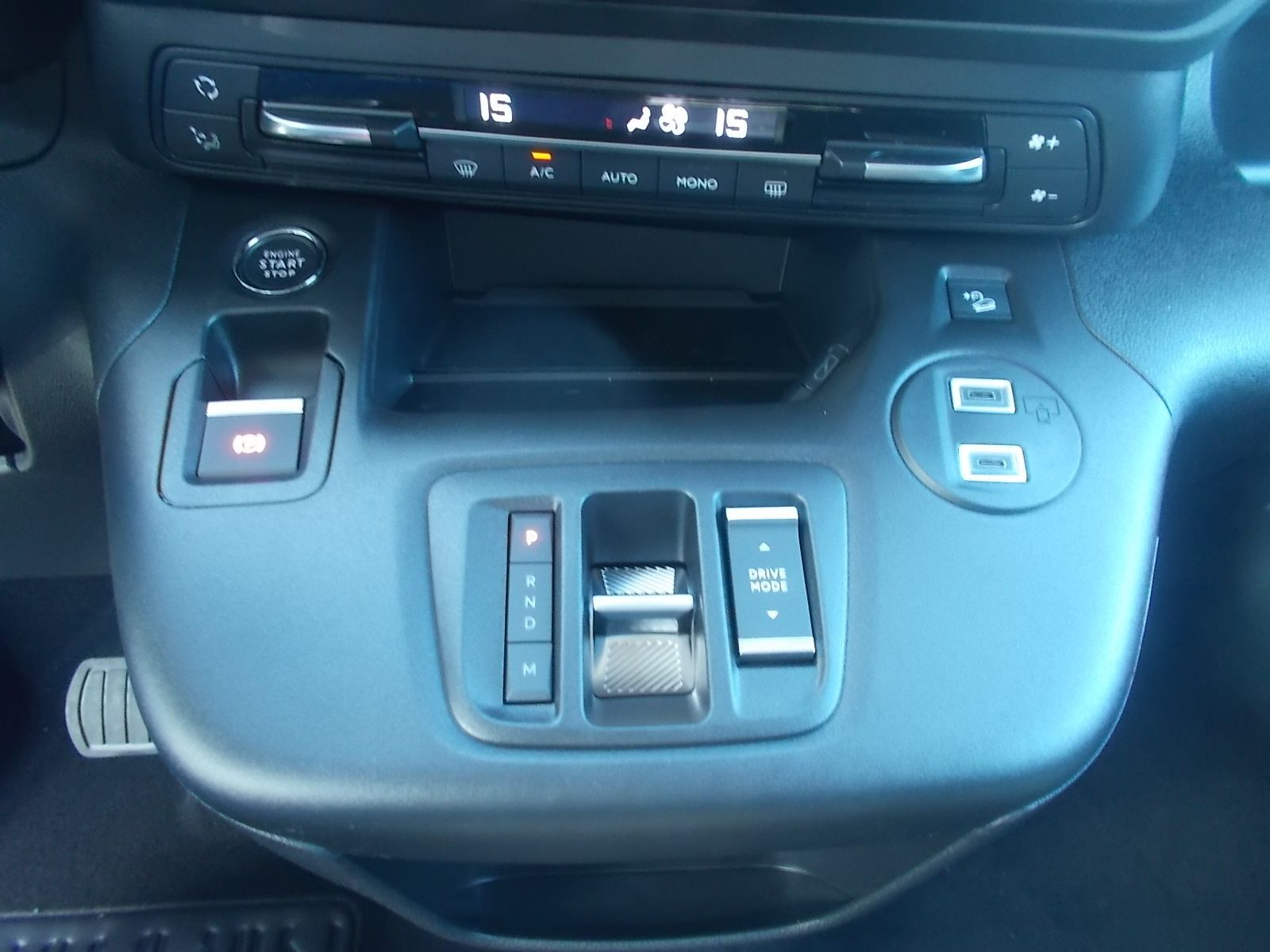 Fahrzeugabbildung Fiat Doblo Kombi 1.5 HDi 130 PS 7 Sitzer + Automatik