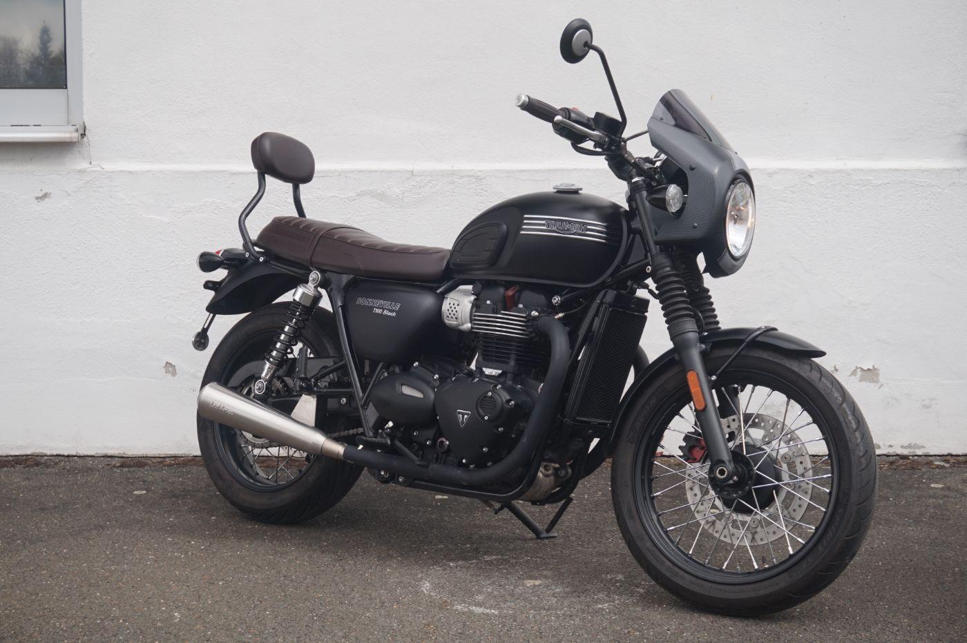 Triumph Bonneville T100 black Sportauspuff LeoVince