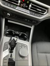 BMW 318 3 Limousine 318 i Advantage - BMW 318 mit Benzin-Antrieb: Limousine, Automatik