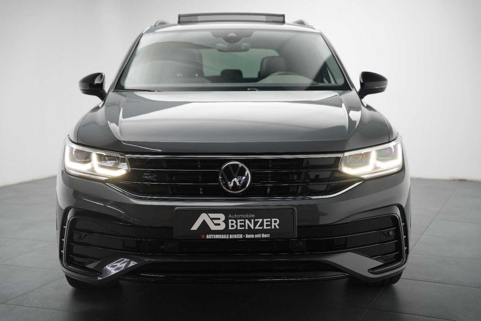 Fahrzeugabbildung Volkswagen Tiguan R-Line Hybrid *Panorama*360°Kam*Virtual