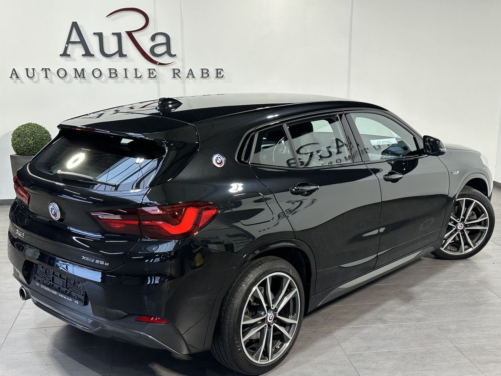 Fahrzeugabbildung BMW X2 xDrive25e M-Sport NAV+LED+KAMERA+HIFI+19ZOLL