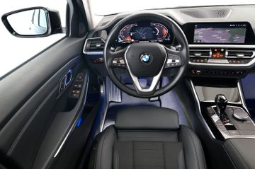 BMW 320d Touring Sport Line Shadow PANO ACC RFK AHK