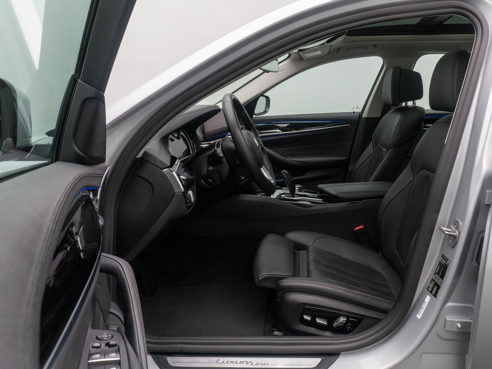 Fahrzeugabbildung BMW 520d Luxury Line 360&deg;DAB Alarm DisplKey Panorama