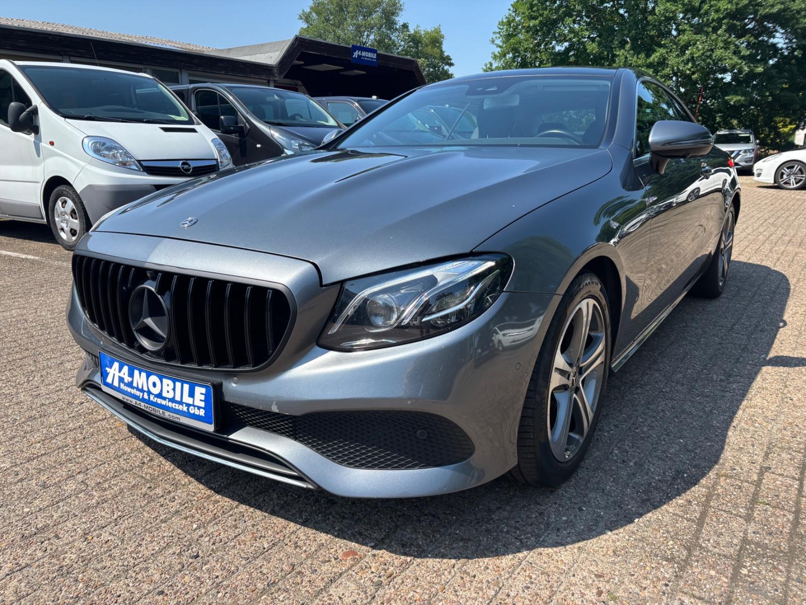 Mercedes-Benz E300 Coupe LED Leder Panorama Widescreen 360°