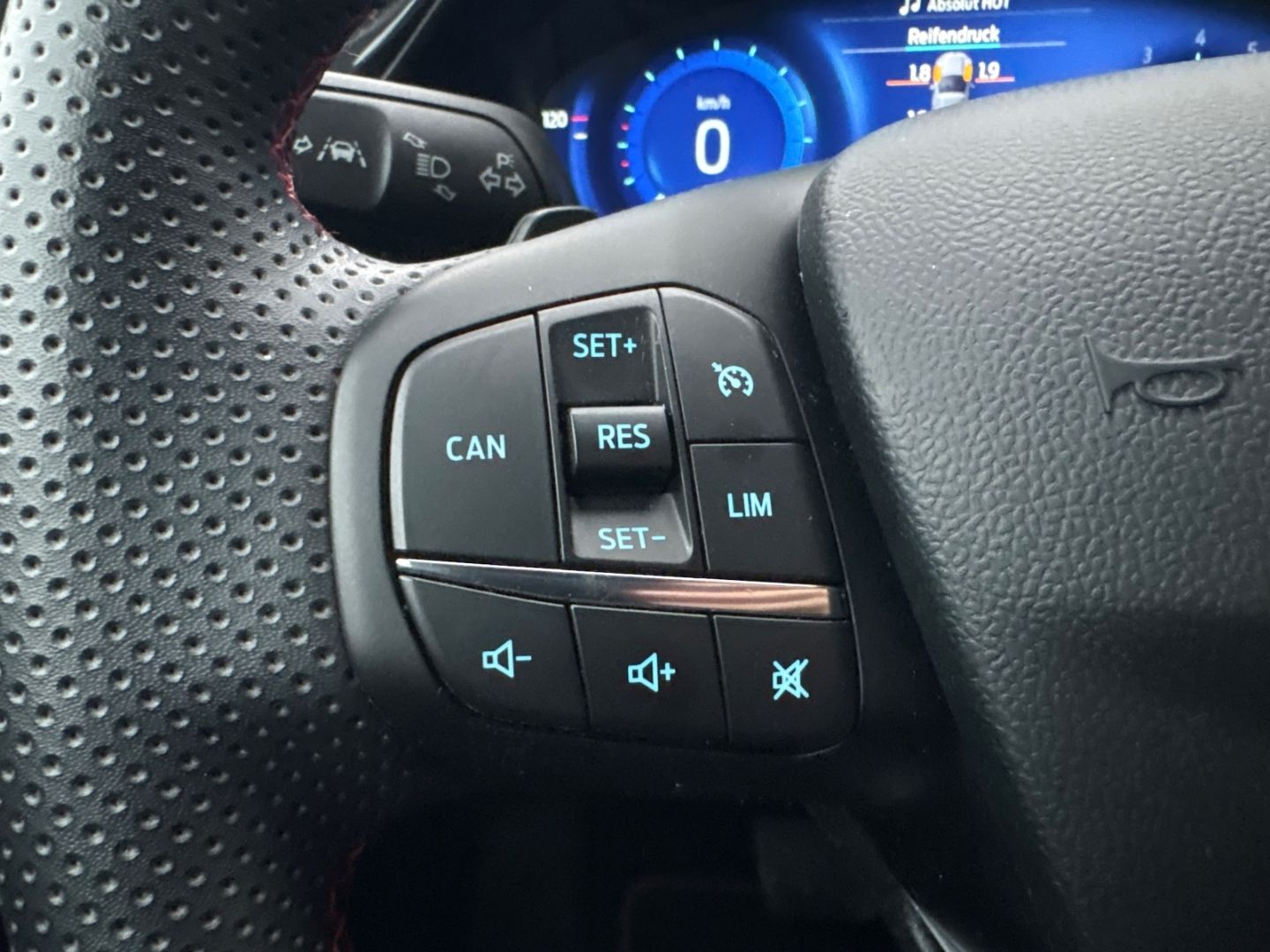 Fahrzeugabbildung Ford Puma ST-Line Navi LED DAB SHZ LenkradHZG Keyless