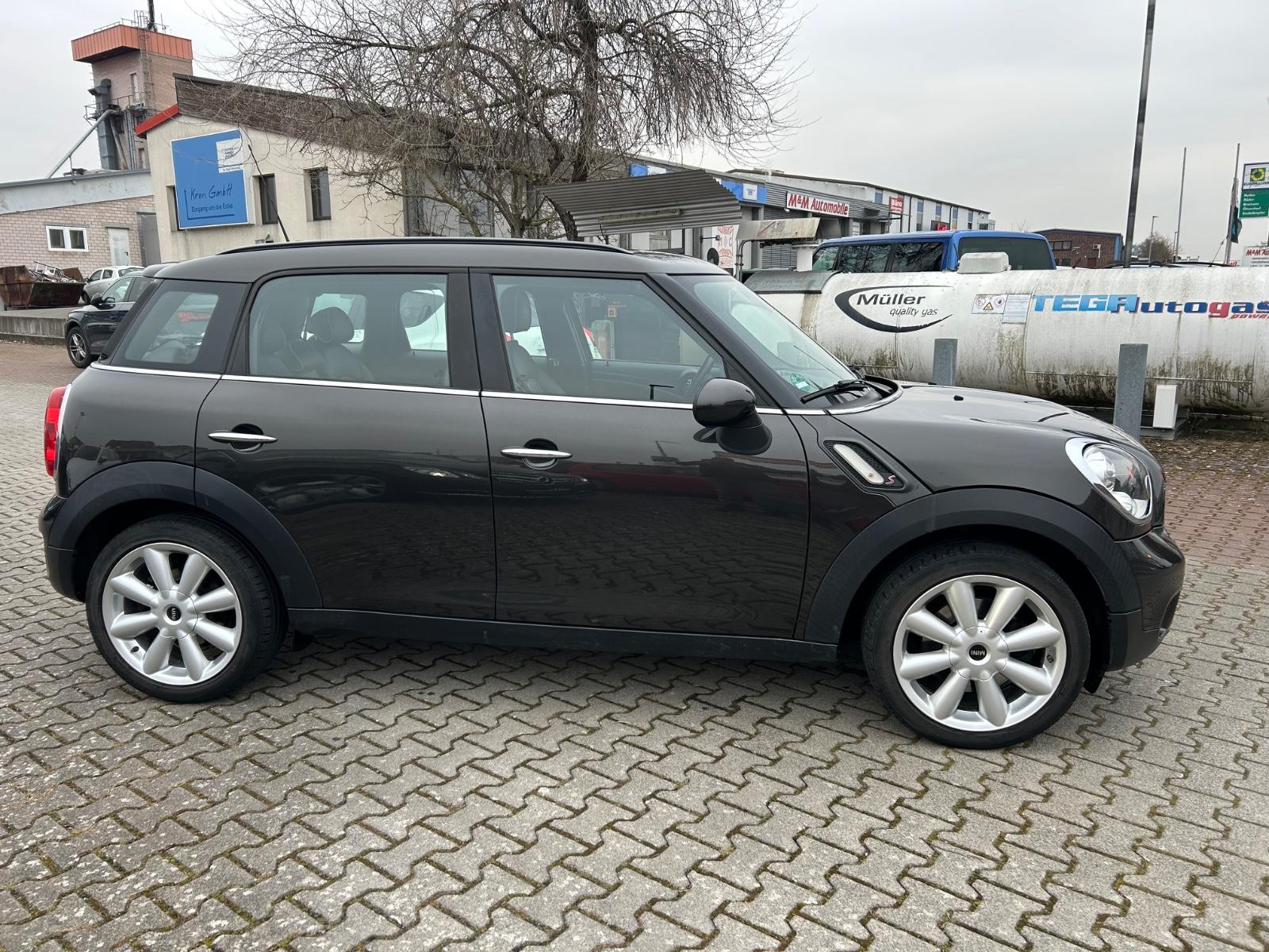 MINI Cooper S Countryman*Navi/Xenon/Leder/Panorama*
