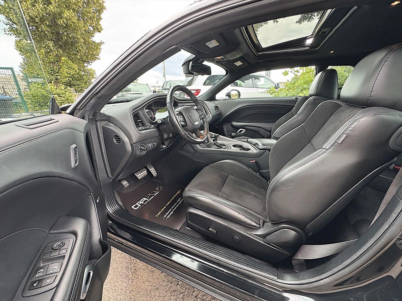 Fahrzeugabbildung Dodge Challenger 5.7 V8 SRT Performance BLACK EDITION