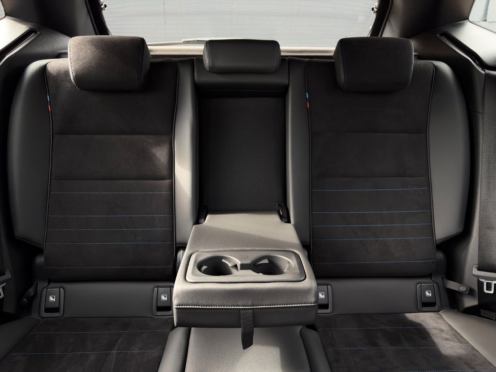Fahrzeugabbildung BMW 218i Active Tourer M Sport Alcan. Massage CAM