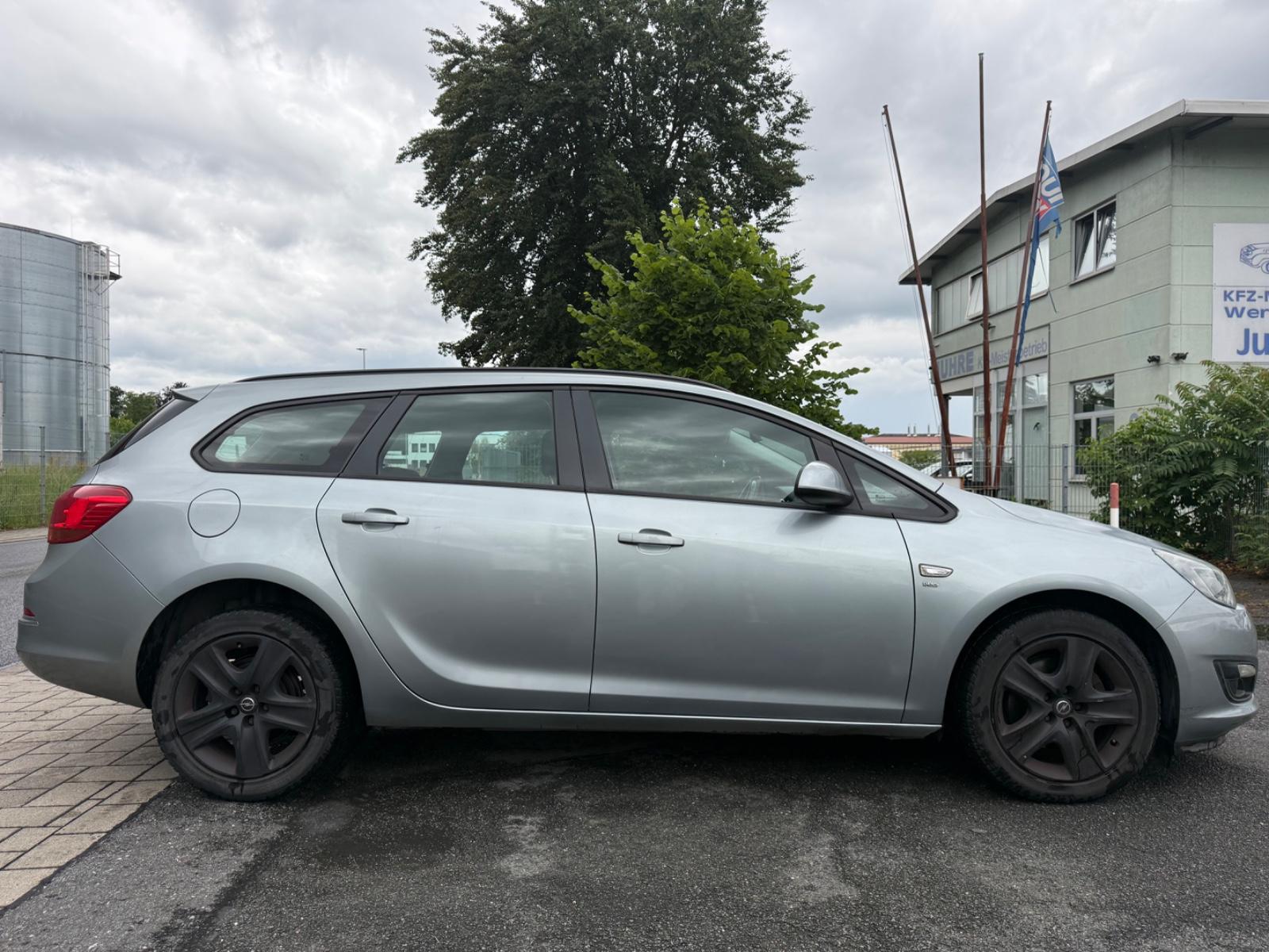 Opel Astra 2014 — photo 7
