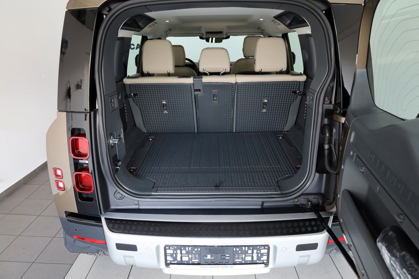 Fahrzeugabbildung Land Rover Defender 110 S,Luftfeder,ACC,360Kamera,AHK SR+WR