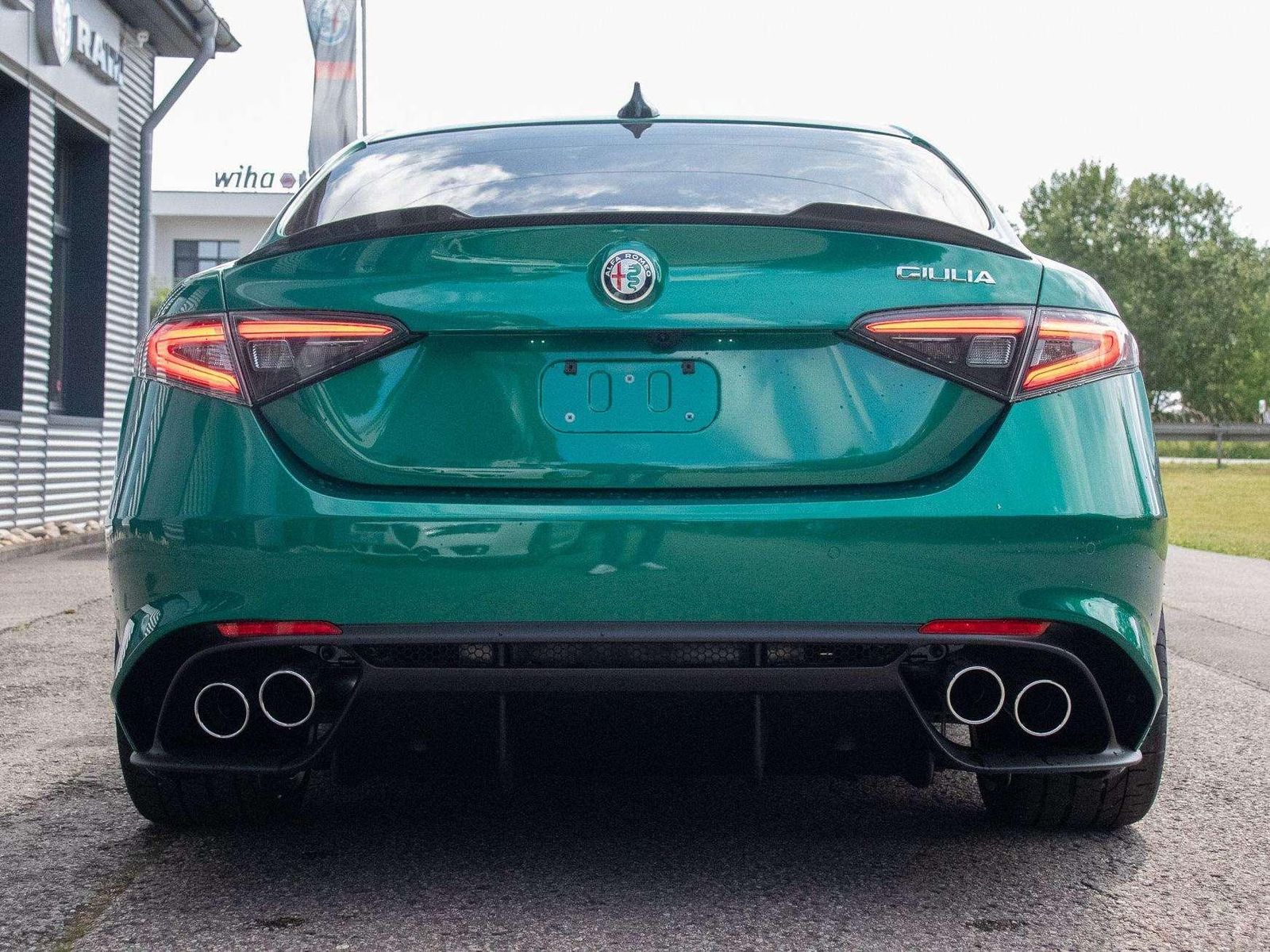 Fahrzeugabbildung Alfa Romeo Giulia Quadrifoglio 2,9l V6 vom AR Vertagshändle