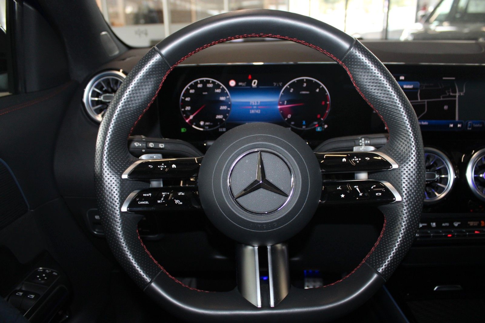 Fahrzeugabbildung Mercedes-Benz GLA 200 d Aut. AMG-Line Adv. Plus Multibeam MBUX