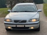 Volvo V70 2.4 5 Zylinder Automatik 136PS E... - gebrauchte Volvo V70 aus dem Jahr 2003