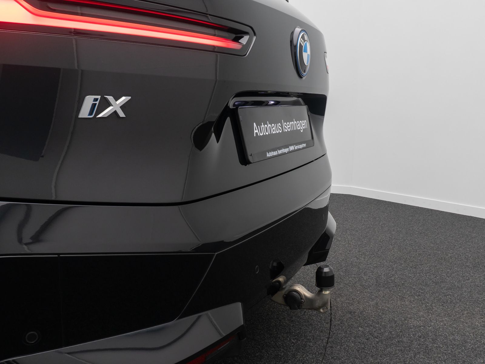 Fahrzeugabbildung BMW iX xD40 Sportpaket ACC 360° Laser SkyLounge 22"