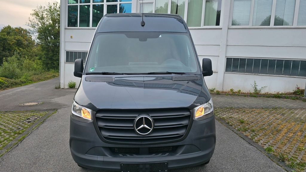 Image of Mercedes-Benz Sprinter