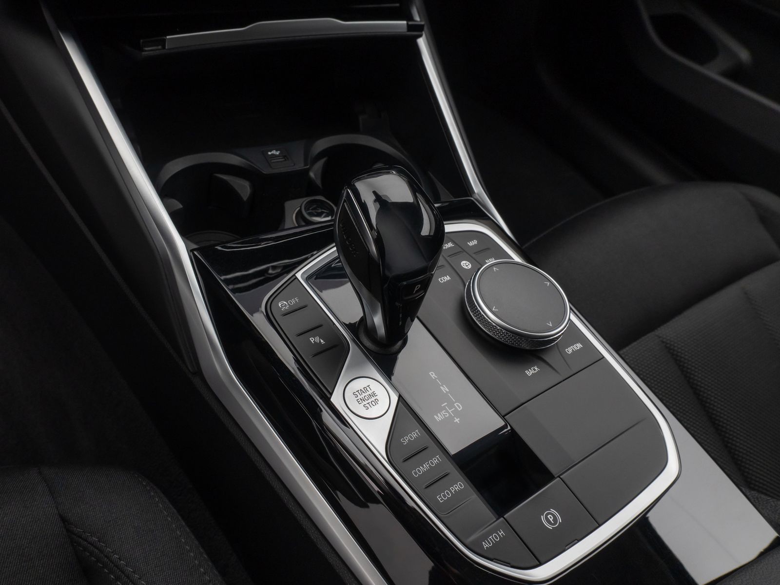 Fahrzeugabbildung BMW 320d Kamera DAB HiFi Komfort Alarm Standheizung