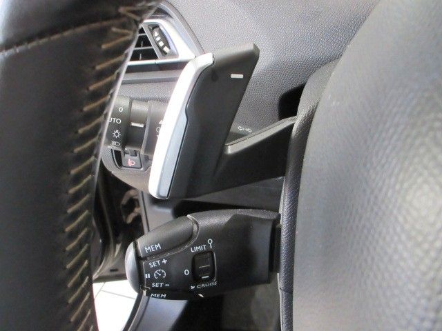 Fahrzeugabbildung Peugeot 308 Active 1.2T NAVI/LED/PDC/ALU/TEMPOMAT